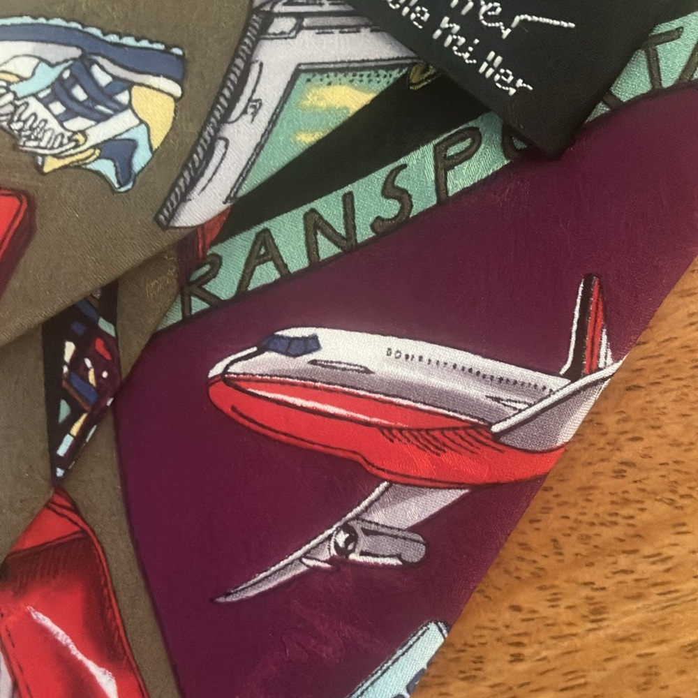 Nostalgic 1994 Nicole Miller Silk Tie In-Flight Necessities 90s Travel - Picture 11 of 13